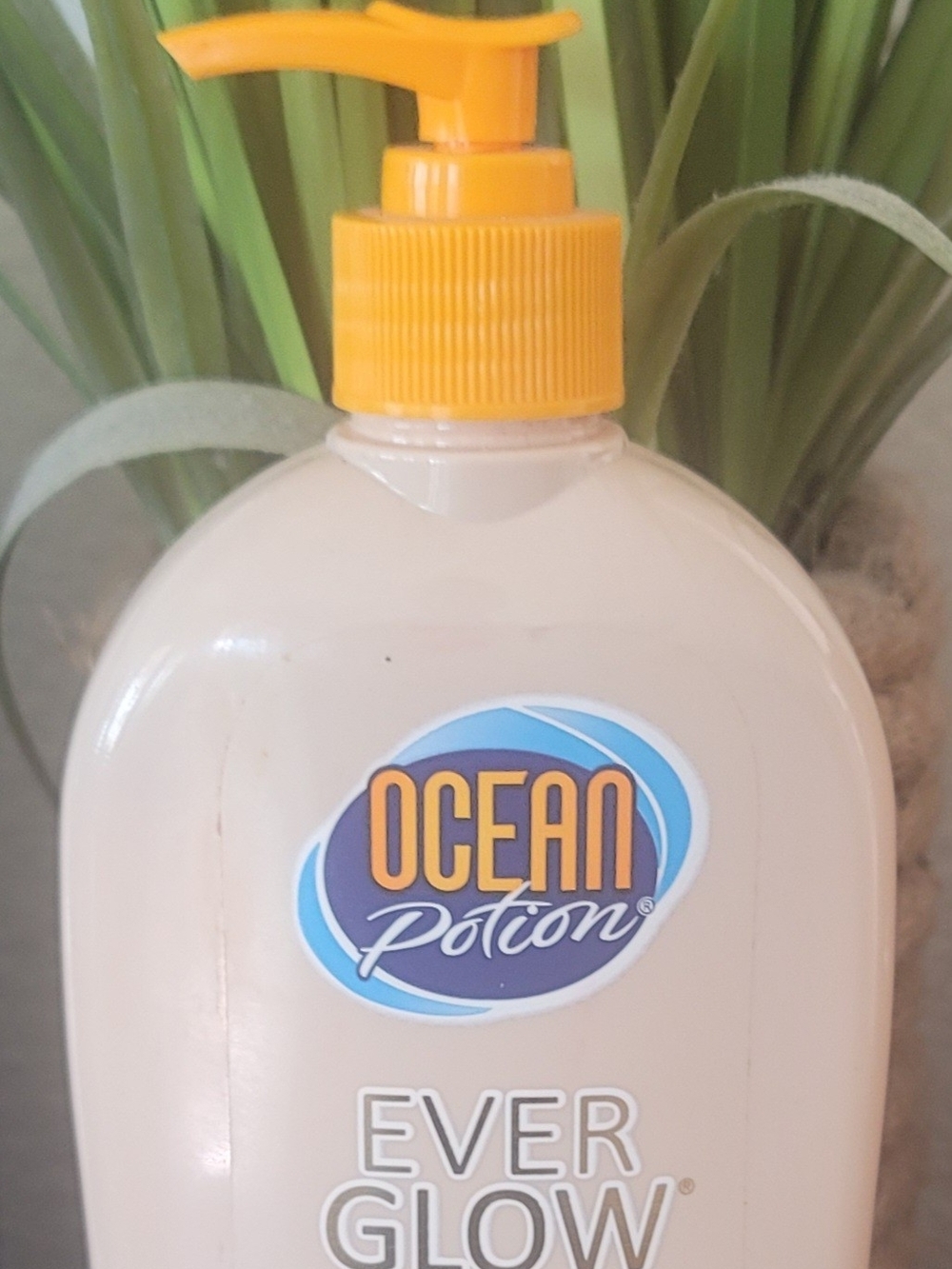 Ever Glow Moisturizer - Cream with Yellow Pump